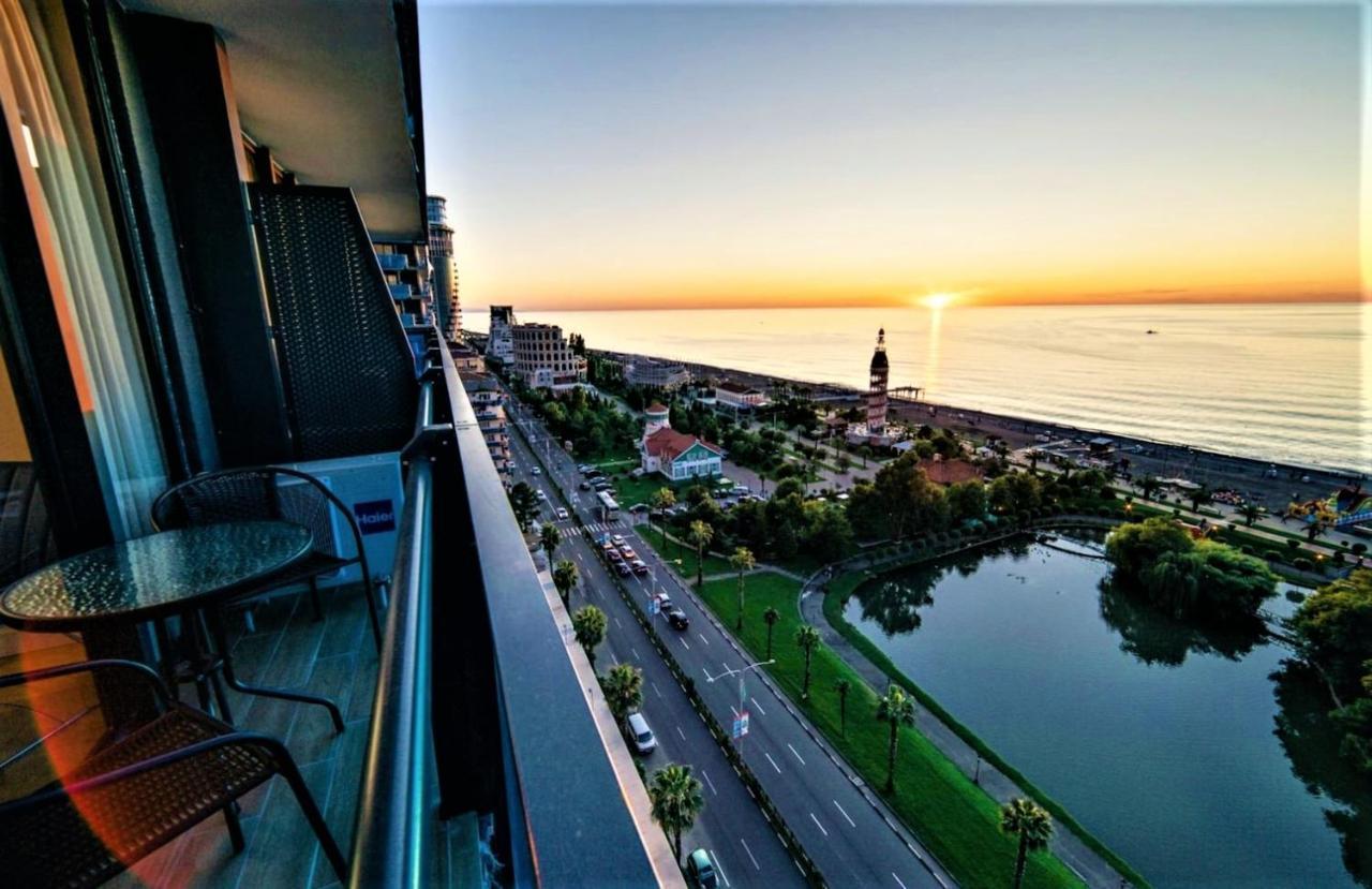 Downtown Centre In Batumi Aparthotel Orbi City In Батуми Экстерьер фото