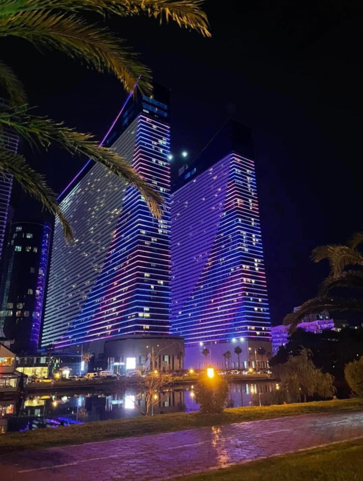 Downtown Centre In Batumi Aparthotel Orbi City In Батуми Экстерьер фото